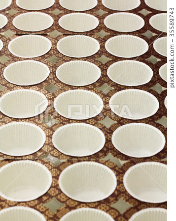 Disposable cups 35589743