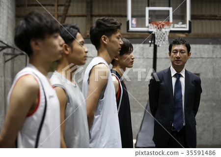 籃球運動員對齊 籃球運動員對齊 35591486