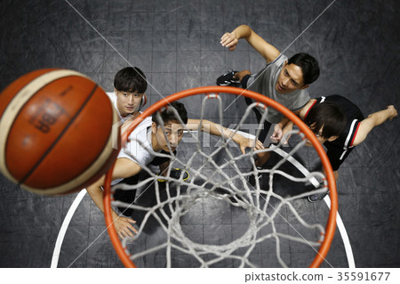 Men who play basketball 35591677