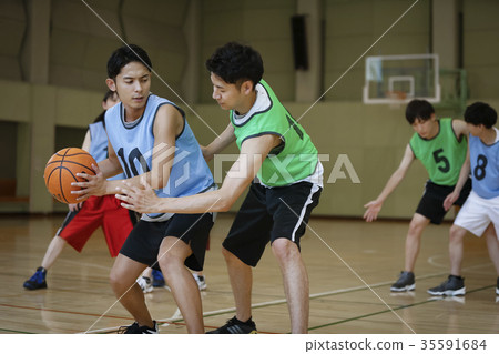 Basketball practice match 35591684