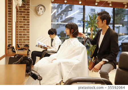 Beauty salon Customers and hairdressers Beauty salon Customers and hairdressers 35592064