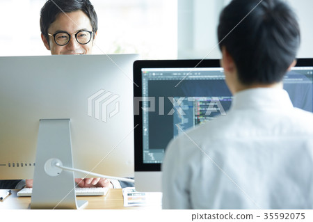 工作的商人 工作的商人 35592075