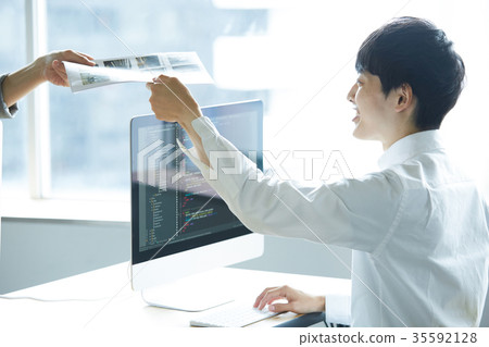 工作的商人 工作的商人 35592128
