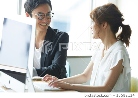 商人和女企業家 商人和女企業家 35592134