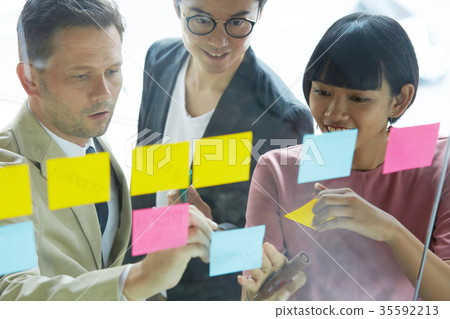 商業外國人和日本人 35592213