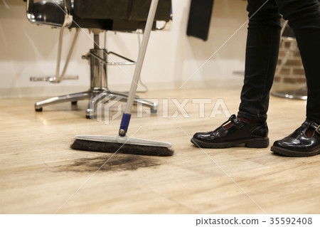 Hairdresser assistant Hairdresser assistant 35592408