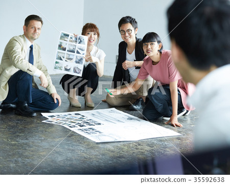 Business meeting 35592638