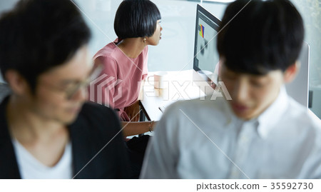 工作的女商人 35592730