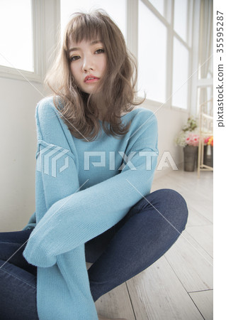 鬆散的中等頭髮 35595287