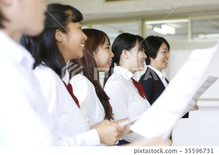 Students and teachers to chorus Students and teachers to chorus 35596731