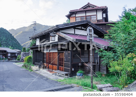 Kiso valley is the old  town  35598404