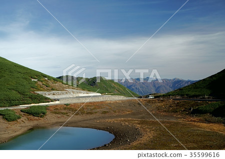 Mt. Norikura in October (shooting location: Mt. Norikura, near Tatamiira) 35599616