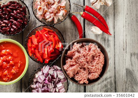 Ingredients ready for preparing chili con carne 35601042