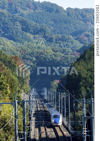 Hokuriku Shinkansen E7 series 35601082