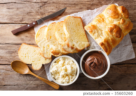 brioche bread and cream cheese, chocolate cream 35603260