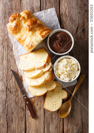 Freshly brioche bread and cream cheese, chocolate 35603263