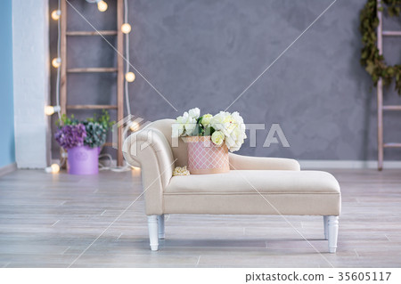 Studio interier decoration with flowers Studio interier decoration with flowers 35605117
