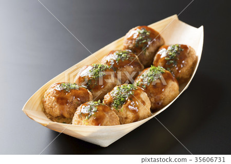 Takoyaki (with chopsticks) Takoyaki (with chopsticks) 35606731