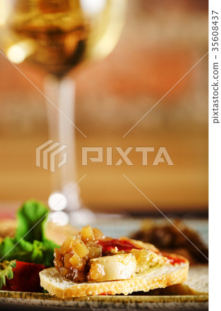 foie gras with sauce foie gras with sauce 35608437