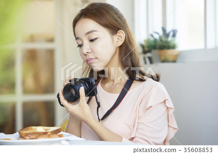 年輕女子，生活，數碼相機，攝影 35608853