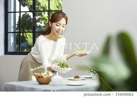 Young woman, life, table setting Young woman, life, table setting 35609062
