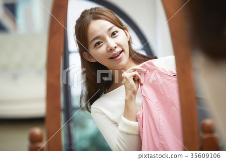 Young woman, mirror, view 35609106