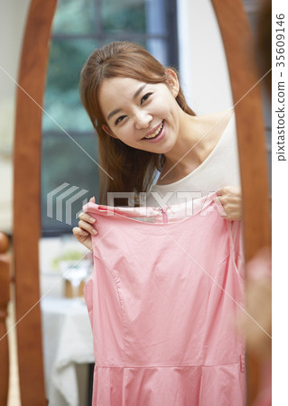 Young woman, mirror, view 35609146