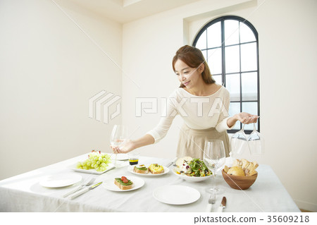 Young woman, life, table setting Young woman, life, table setting 35609218