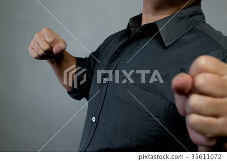 力量野兔拳頭 35611072