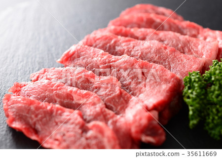 Beef shoulder for grilled meat Beef shoulder for grilled meat 35611669