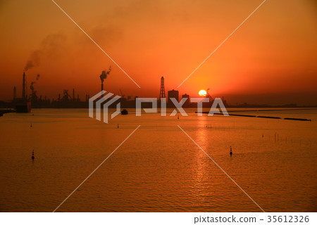 Keiyo Industrial Area in the dusk Chiba Prefecture Landscape Kimitsu City Kisarazu Port Keiyo Industrial Area in the dusk Chiba Prefecture Landscape Kimitsu City Kisarazu Port 35612326