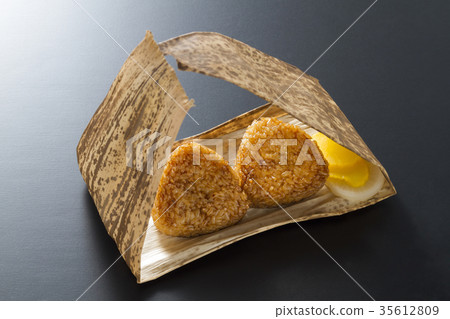 Grilled onigiri 35612809