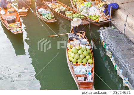 Damnoen Saduak floating market in Ratchaburi  35614651