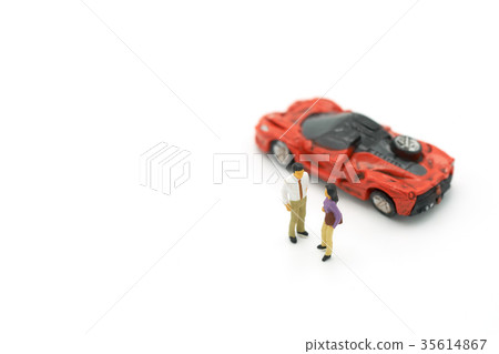 Miniature 2 people stand  to negotiate settlement 35614867