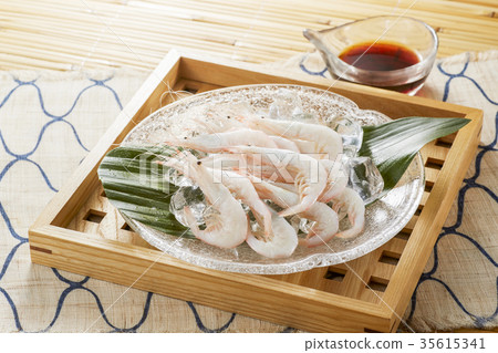 White prawns 35615341