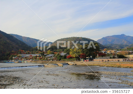 Katsura River in front of Arashiyama Mountain 35615727
