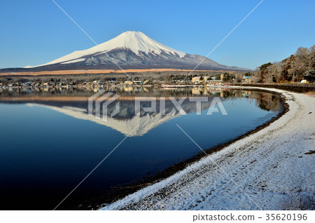 新鮮的雪早晨 35620196