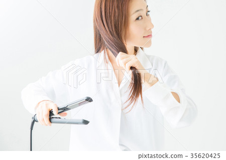 使用抹子的女性 使用抹子的女性 35620425