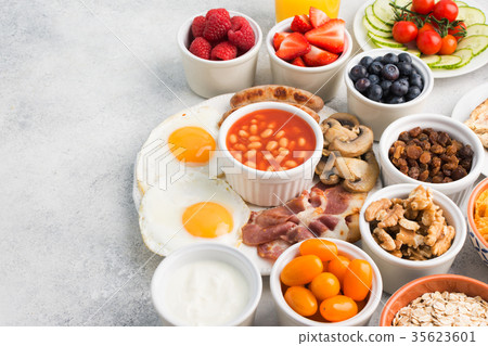 Full English breakfast, eggs, bacon, sausages 35623601