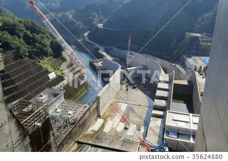 Tsuruta dam (under remodeling construction) Tsuruta dam (under remodeling construction) 35624880