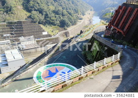 Tsuruta dam (under remodeling construction) Tsuruta dam (under remodeling construction) 35624881