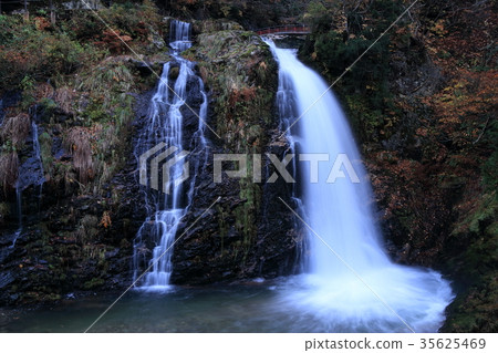 Ginzan waterfall Ginzan waterfall 35625469