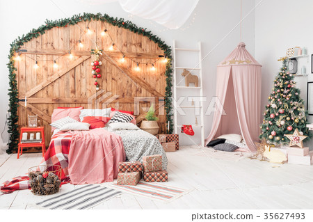 Xmas in morning bedroom. Double bed In christmas 35627493