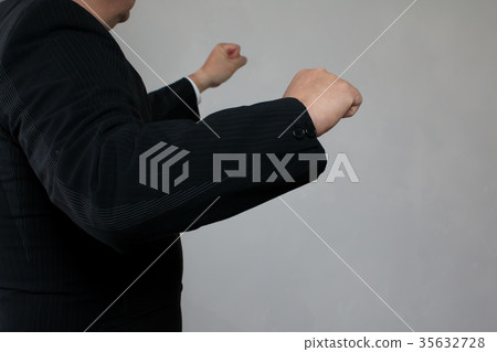 Power Hare fist back view 35632728