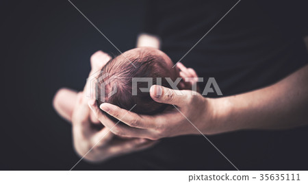 Newborn 0 months old Newborn 0 months old 35635111
