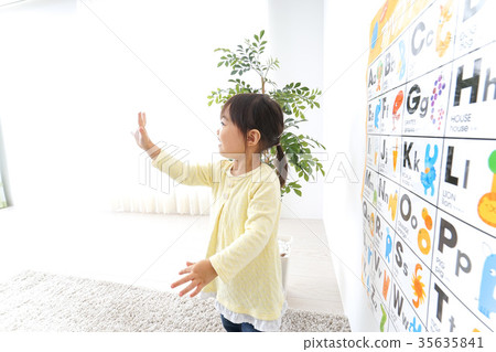學習英語的孩子 35635841