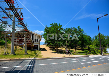 穿過鳥取沙丘和路的宜人電梯(5) 穿過鳥取沙丘和路的宜人電梯(5) 35636016