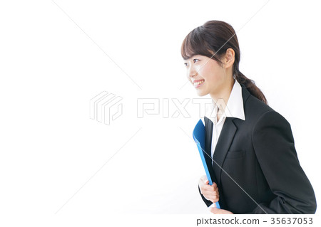 Business woman bowing 35637053
