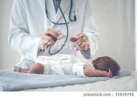 剛出生的嬰兒醫學圖像 35639748