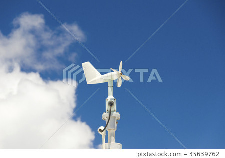 藍天和風速計(風車類型) 藍天和風速計(風車類型) 35639762